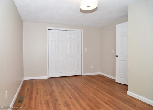 3 Marigold Cir, Providence RI 02904-3828 exterior