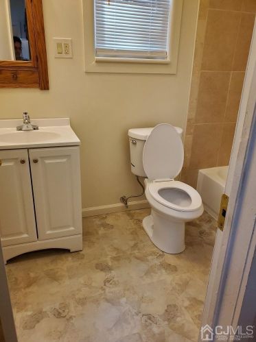 144 Kossuth St, Piscataway, NJ 08854-3205