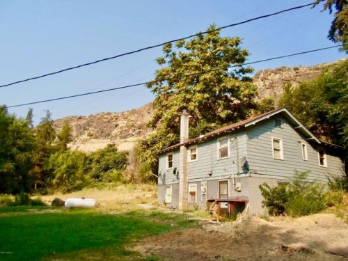 1604 Garretson Ln, Yakima, WA 98908-9462