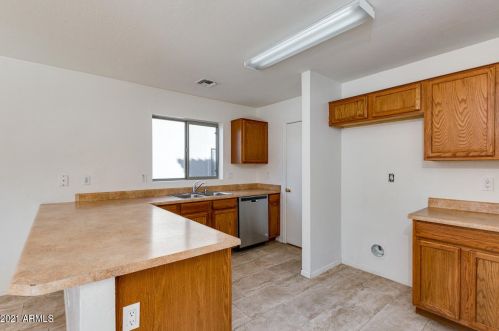 5906 32 Ave, Phoenix AZ 85017-4015 exterior