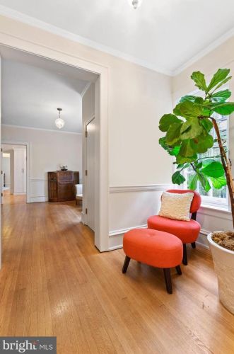 326 21 St, Philadelphia PA 19130-3237 exterior