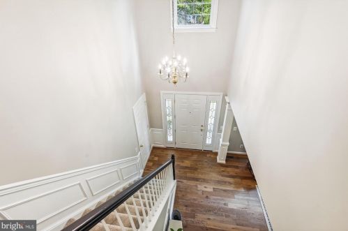 803 Catoctin Cir, Leesburg VA 20176-4951 exterior