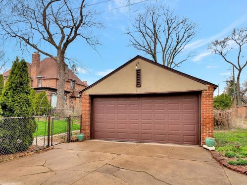 9341 Hoyne Ave, Chicago IL 60643-2028 exterior