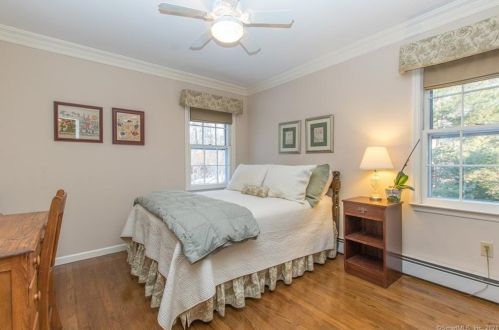 8 Indian Rock Pl, Wilton CT 06897-1540 exterior