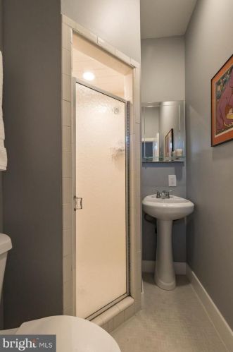 398 Lakeside Rd, Ardmore PA exterior