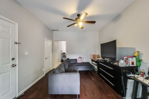 2947 Avers Ave, Chicago IL 60623-4543 exterior