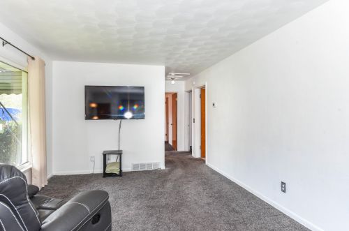 1901 Junction Ave, Kalamazoo MI  49048-1622 exterior