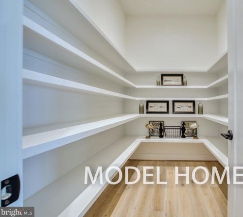 1713 Macon St, Mc Lean VA  22101-5130 exterior