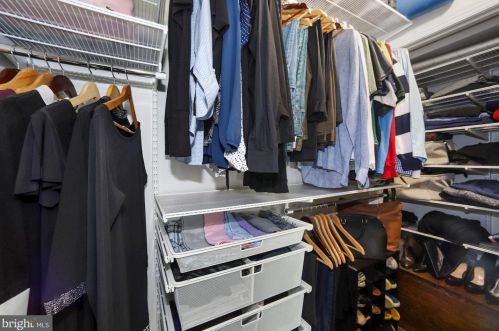 2334 Huidekoper Pl, Washington DC 20007-1827 exterior