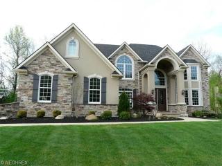 14344 Castlereagh Ln, Cleveland, OH 44136-6733