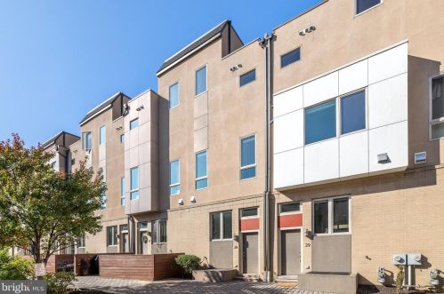 740 Columbus Blvd, Philadelphia PA 19147-3517 exterior