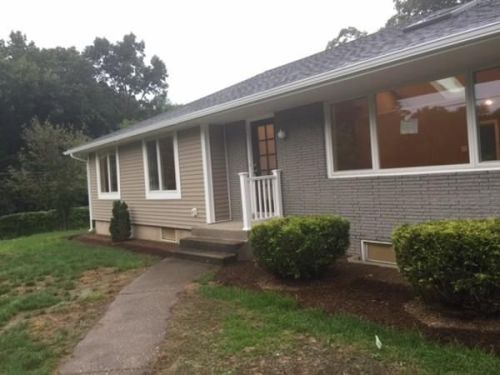 8 Woodland Rd, Springfield, MA 01106-3322