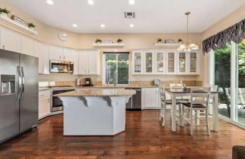 552 Hall St, Folsom CA 95630-9545 exterior