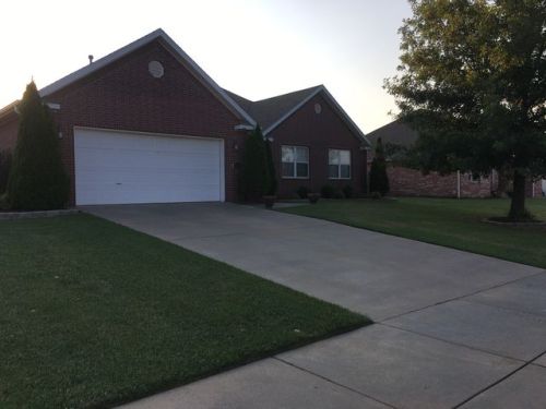 2960 Chadwick St, Springdale, AR 72764-6269