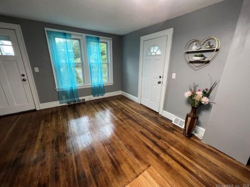 135 Autumn St, Manchester CT  06040-5519 exterior