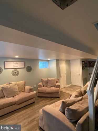 3118 Guilford St, Philadelphia PA 19152-4504 exterior