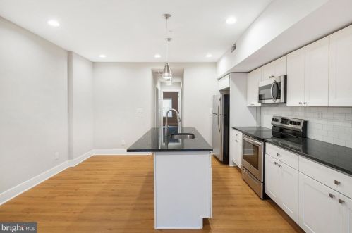 1424 18th St, Philadelphia PA  19146-4652 exterior