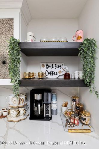 6 Stevens Pl, Hazlet NJ  07730-1205 exterior