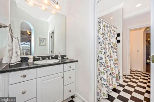 11340 Albermyrtle Rd, Rockville MD exterior