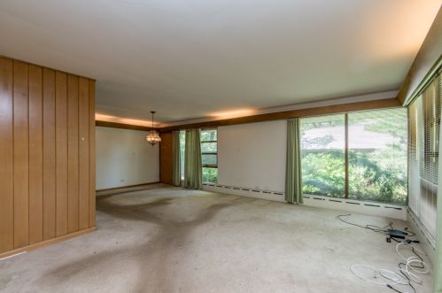 435 Lynn Ter, Waukegan, IL 60085-3358