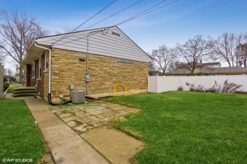 6300 Karlov Ave, Chicago IL 60652-3122 exterior