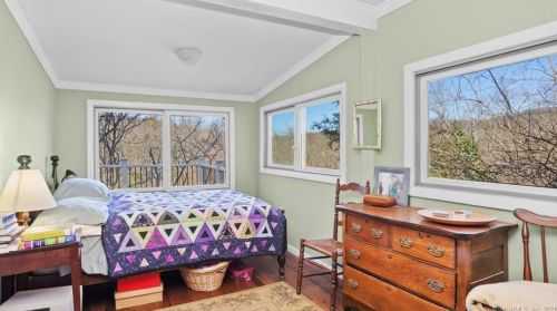 593 Roosevelt Dr, Seymour CT 06478-1739 exterior