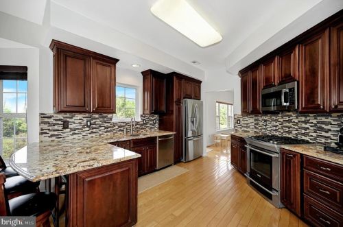 99 York Dr, Princeton NJ 08540-7946 exterior