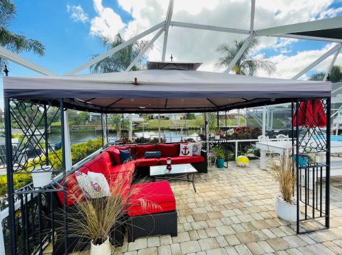 721 Calmoso Dr, Fort Pierce FL 34983-2208 exterior