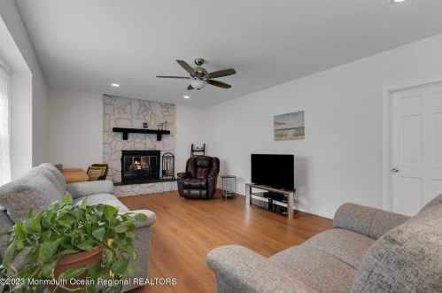 99 4 Winds Dr, Middletown NJ 07748-3134 exterior