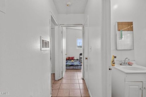 5441 Perkins Rd, Oxnard CA 93033-8833 exterior