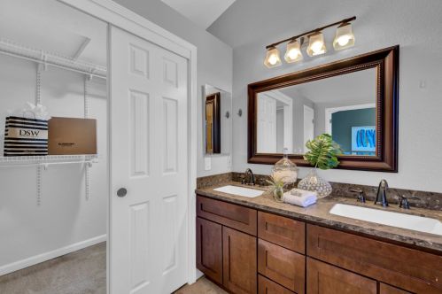 120 Hazelmere Dr, Folsom CA 95630-5522 exterior