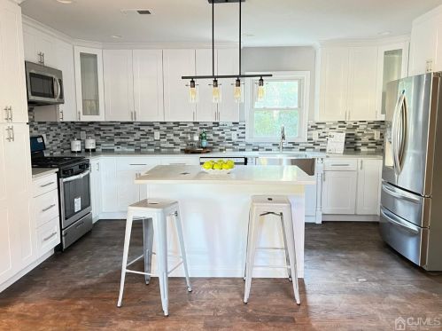 54 Howard Ave, Edison NJ  08837-3432 exterior