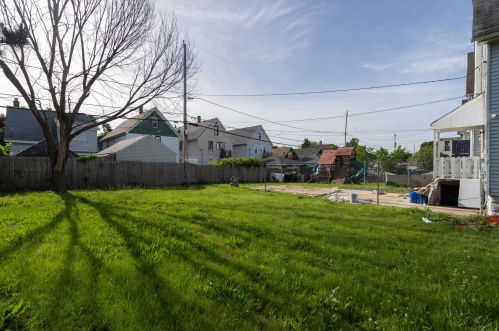 1270 43rd St, Milwaukee WI  53208-2721 exterior