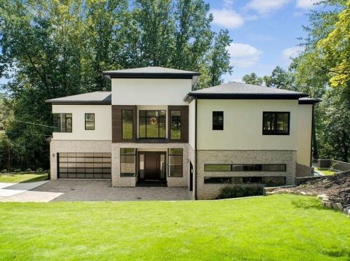 630 Colebrook Ct, Atlanta GA  30327-4710 exterior