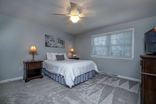 2520 Minton Dr, Moon Twp PA  15108-9207 exterior