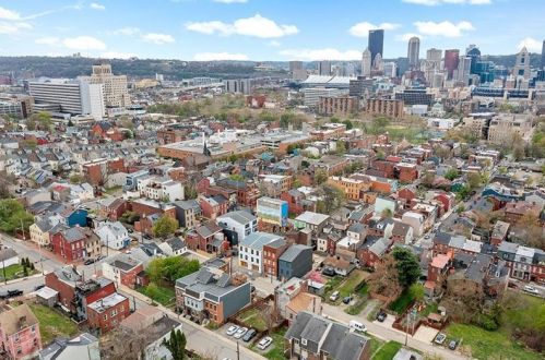 220 Alpine Ave, Pittsburgh PA 15212-4020 exterior