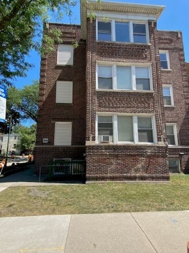 3351 Sunnyside Ave, Chicago, IL 60625-5431