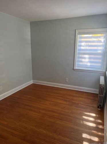 7 Harris St, Enfield CT 06082-3658 exterior