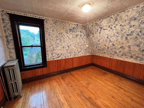 637 59 Ave, Duluth MN 55807-1908 exterior