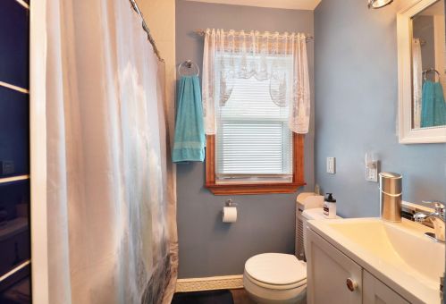 8028 Lisbon Ave, Milwaukee WI 53222-3825 exterior