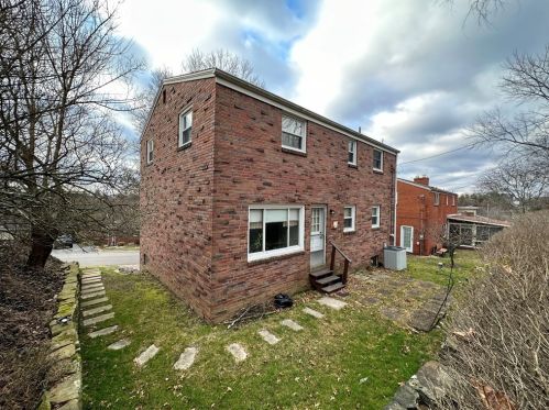 1171 Arrowood Dr, Pittsburgh, PA 15243-1801