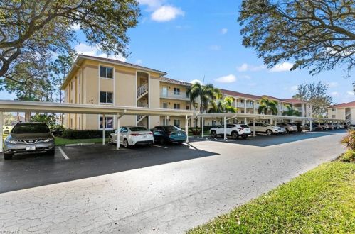 3665 Amberly Cir, Naples, FL 34112-2828