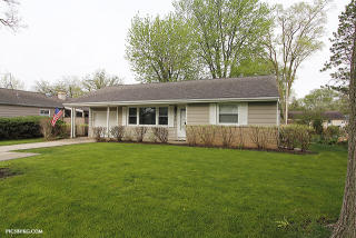 428 Lincoln Ave, Hoffman Estates IL  60060-2740 exterior