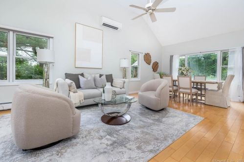 15 Indian Hl Rd, Farmington CT 06032-2816 exterior