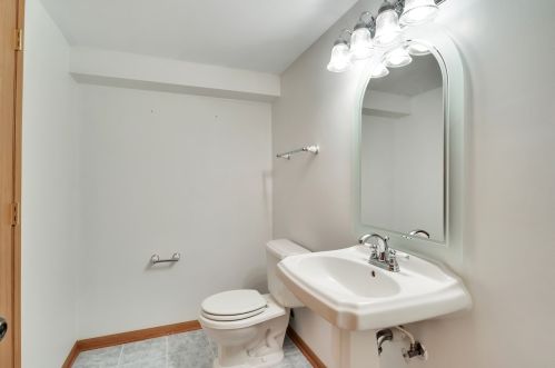 819 Duvall Dr, Bull Valley IL 60098-7019 exterior