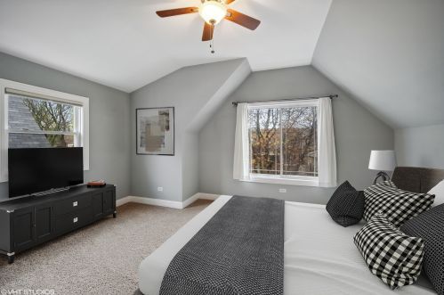 4530 Drake Ave, Chicago IL 60659-2218 exterior