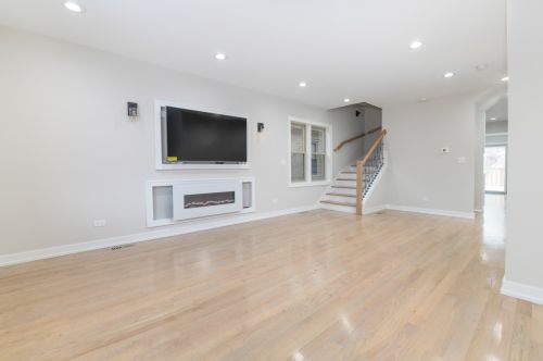 7810 Cressett Dr, Chicago IL  60707-1344 exterior