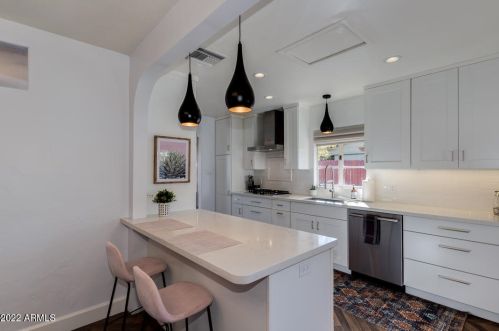 2608 10 St, Phoenix AZ 85085-7781 exterior