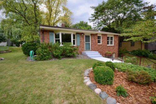 2741 Churchill St, Saint Paul MN  55113-2003 exterior