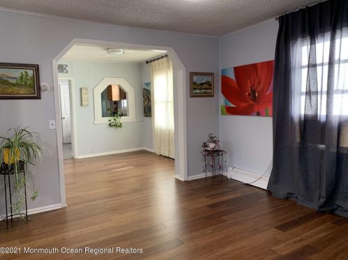 32 Ford Ave, East Freehold, NJ 07728-2447